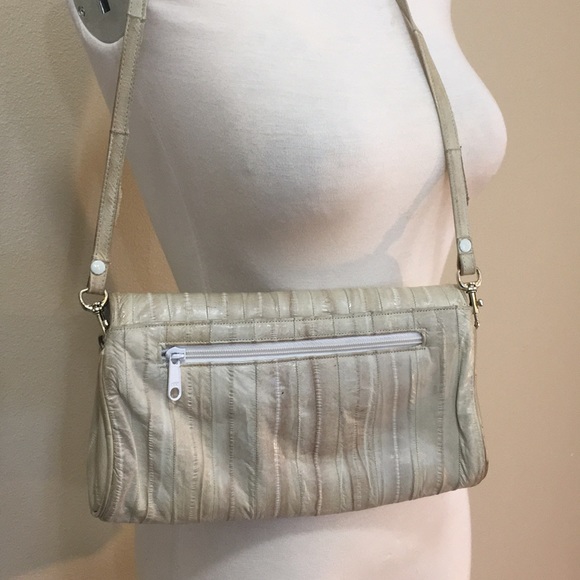 Eelskin of white shoulder bag, ostrich interior - Picture 3 of 7
